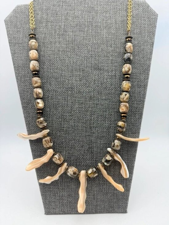 No Label Jewelry - Genuine Coral Branch & Natural Shell Statement Necklace